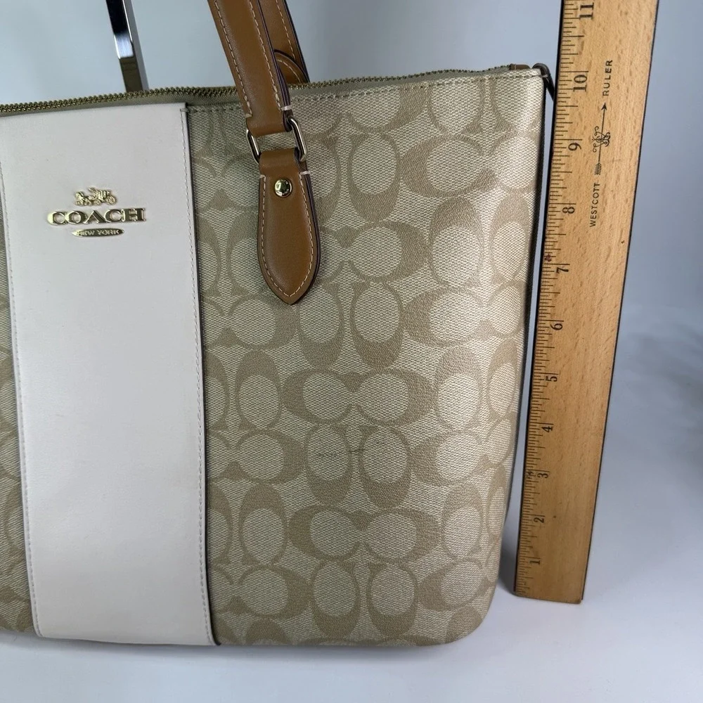AUTHENTIC Coach Gallery Tote Signature Lt Khaki Chalk Saddle Top Zip Shoulder